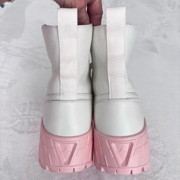 NIKE AIR JORDAN 1 Brooklyn White & Pink Sneaker Boot--NEW--12 - Picture 9 of 14